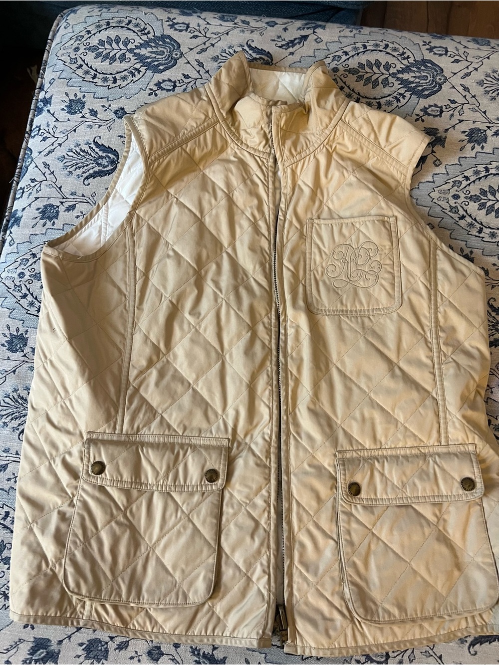 Lauren Ralph Lauren Reversible Quilted Vest featuring a tan/beige size XL